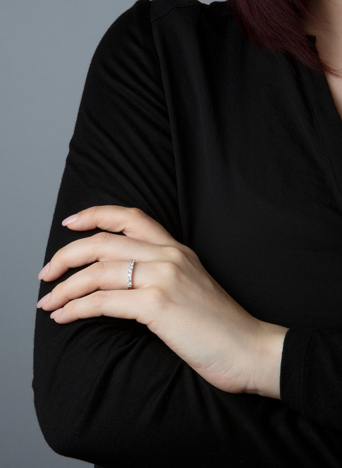 Memoire halb Ring Weißgold 14kt Ref. 1T321 am Model getragen