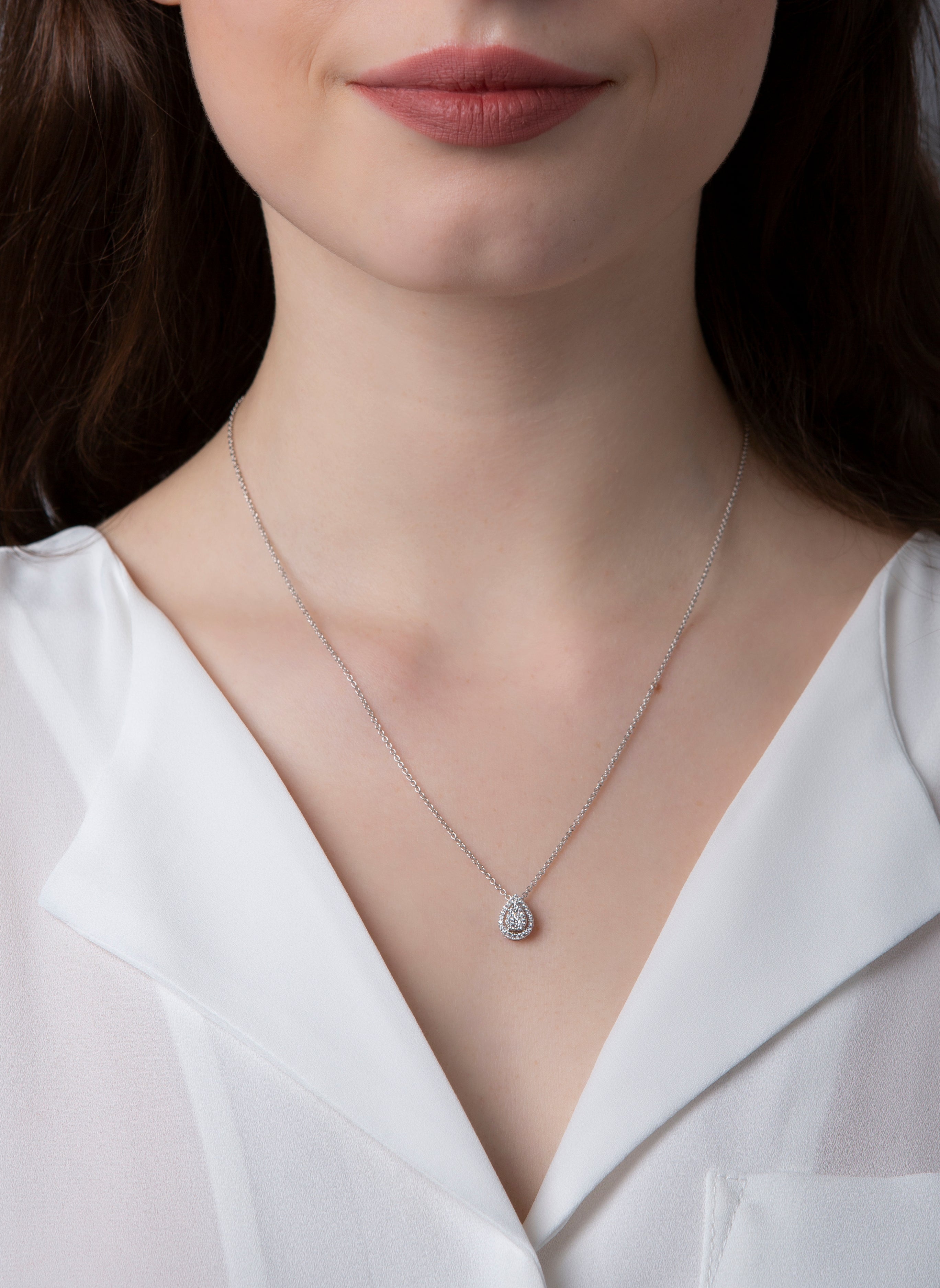 Illusion Classic Collier Weißgold 18kt 0,24ct